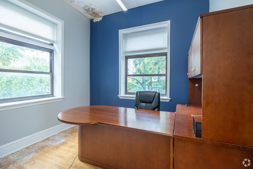 More Photos Of 424 E Grace St, Richmond Bank For Lease