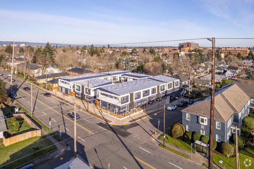 More Photos Of 5115 E Burnside St, Portland Apartments For Sale