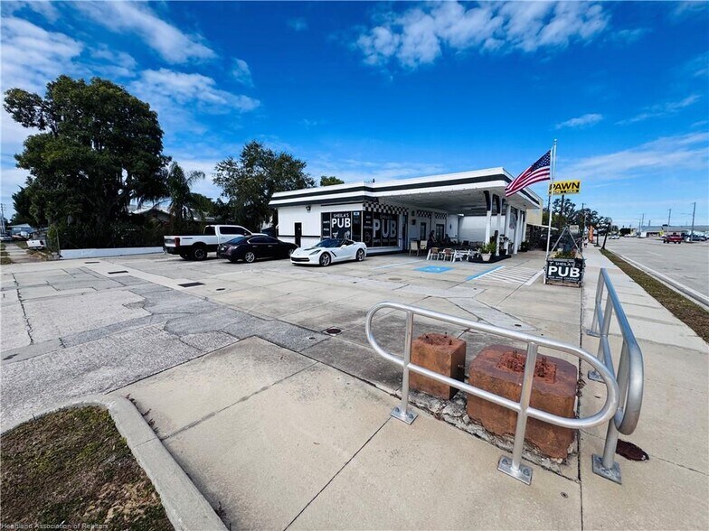 More Photos Of 407 N Ridgewood Dr, Sebring Convenience Store For Sale