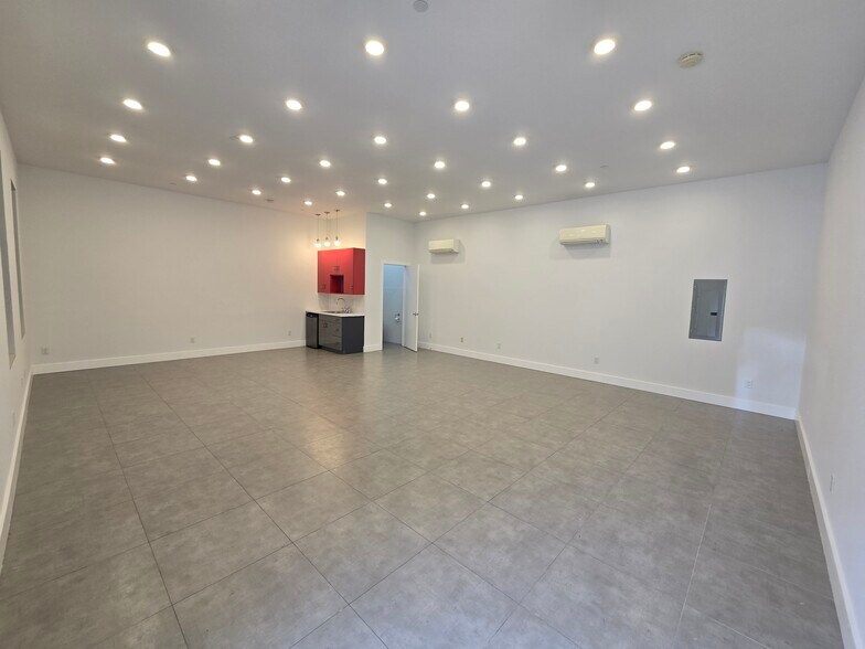 Primary Photo Of 65 9th St, Brooklyn Warehouse For Lease