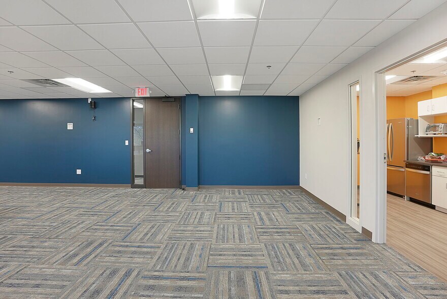 More Photos Of 13100 Wayzata Blvd, Minnetonka Office For Lease