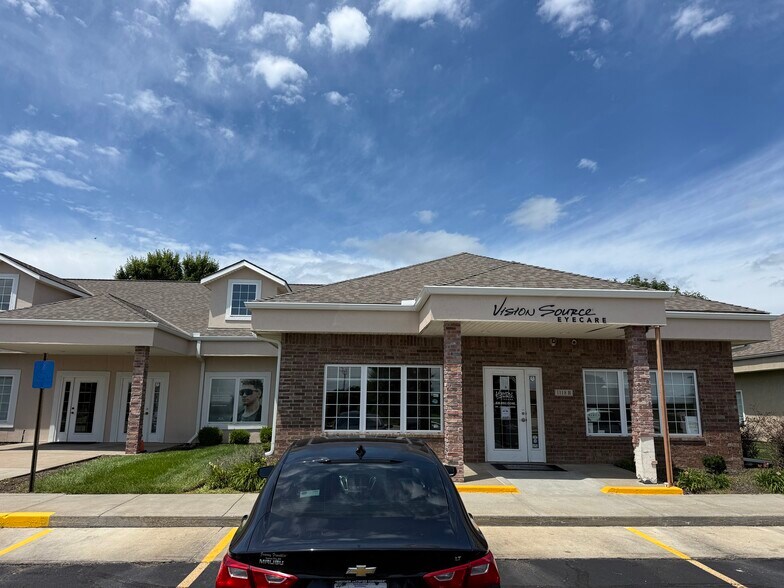 More Photos Of 1118 Remington Plaza, Raymore Office For Sale