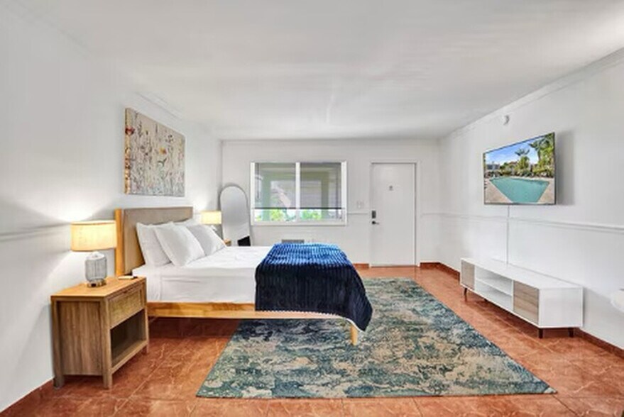 More Photos Of 905 N Federal Hwy, Lake Worth Beach Hotel For Sale