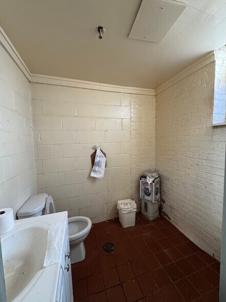 More Photos Of 1836 127th St, College Point Warehouse For Lease
