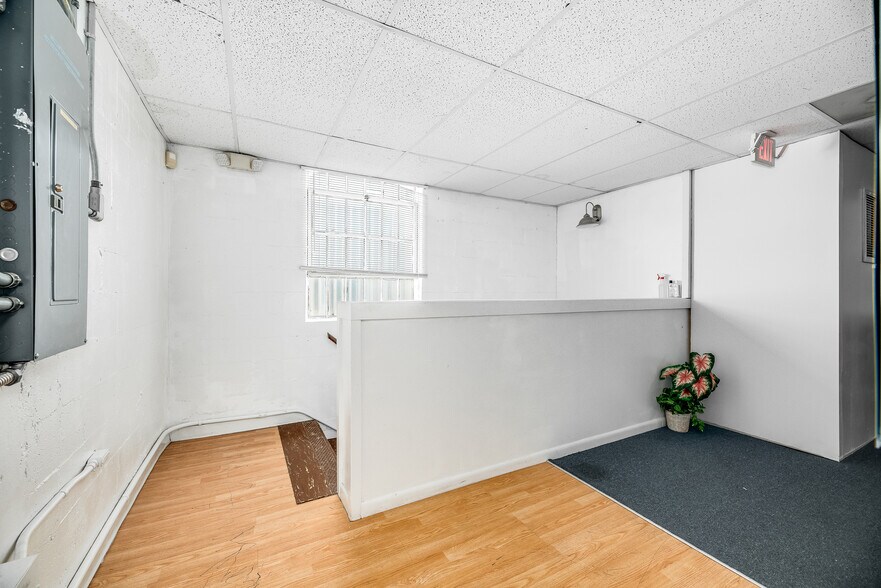 More Photos Of 902 E New Haven Ave, Melbourne Coworking Space