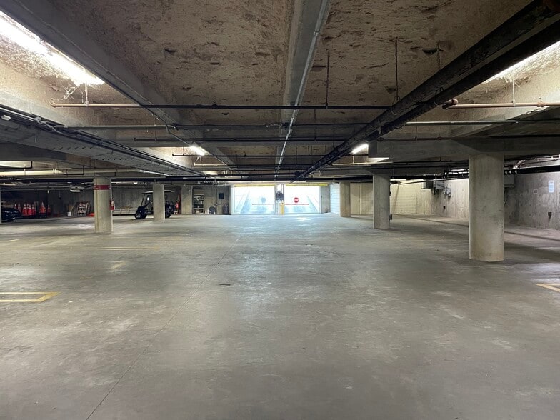 More Photos Of 1 Energy Pl, Pensacola Office For Lease