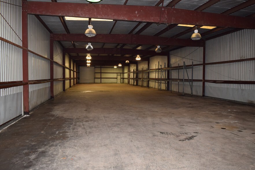 More Photos Of 7125 Harrisburg Blvd, Houston Warehouse For Sale