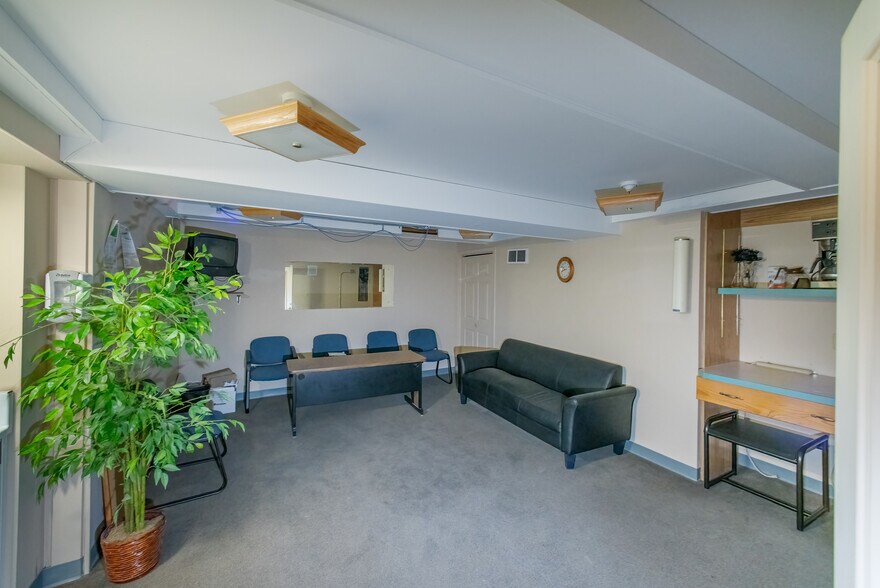 More Photos Of 100-106 S Main st, Ishpeming Bank For Sale