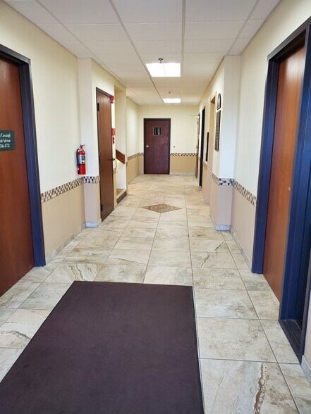 More Photos Of 1999 Wabash Ave, Springfield Office For Sale