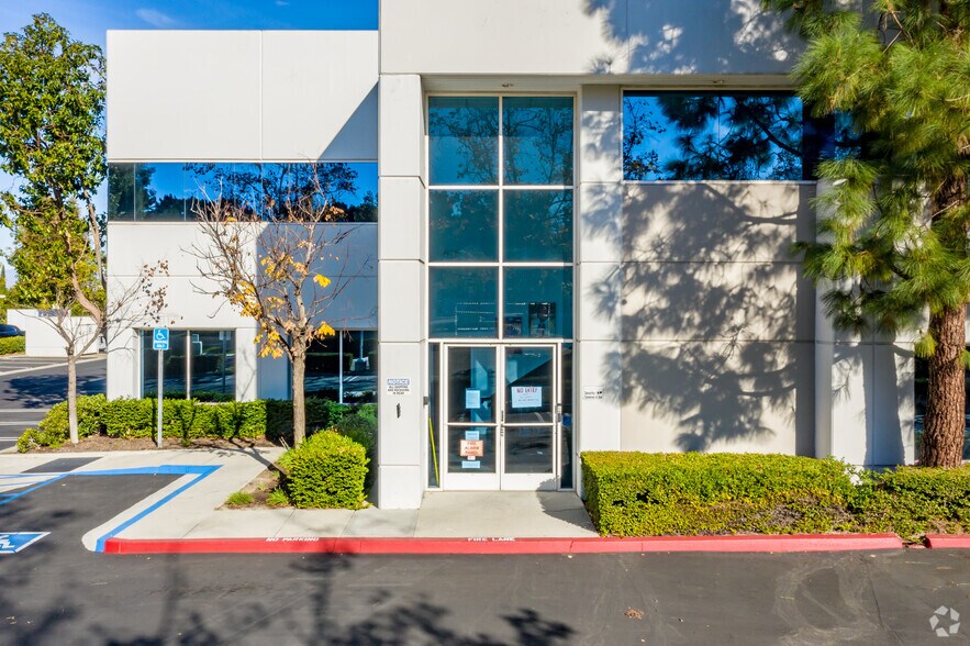 More Photos Of 22 Journey, Aliso Viejo Warehouse For Lease