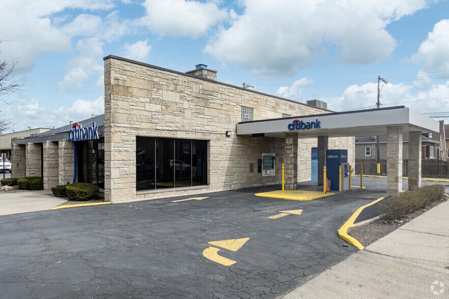 More Photos Of 3535 N Central Ave, Chicago Bank For Sale