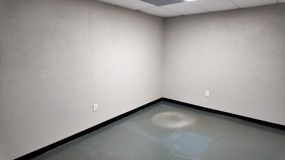 More Photos Of 440 Plumosa Ave, Casselberry Warehouse For Lease