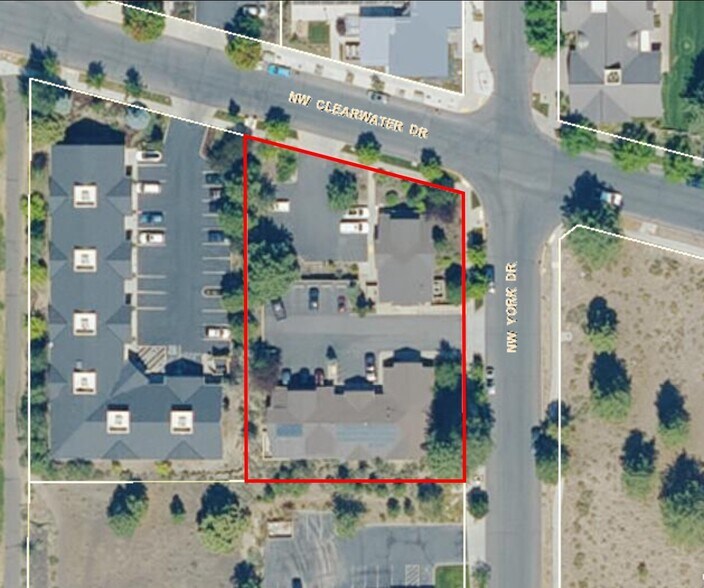 More Photos Of 593 NW York Dr, Bend Office For Lease