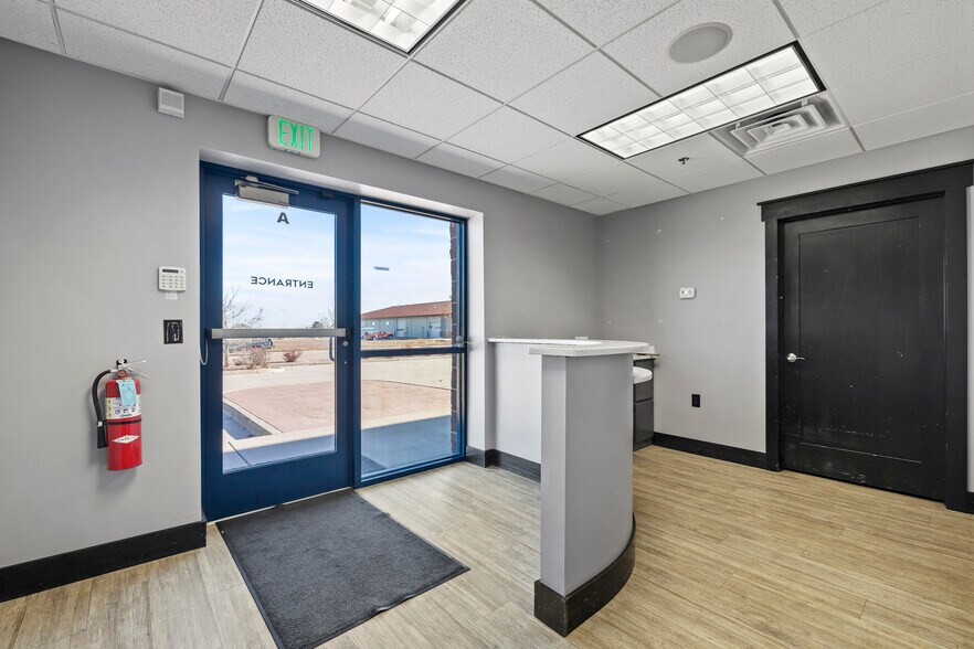 More Photos Of 4487 Bents Dr, Windsor Light Manufacturing For Lease