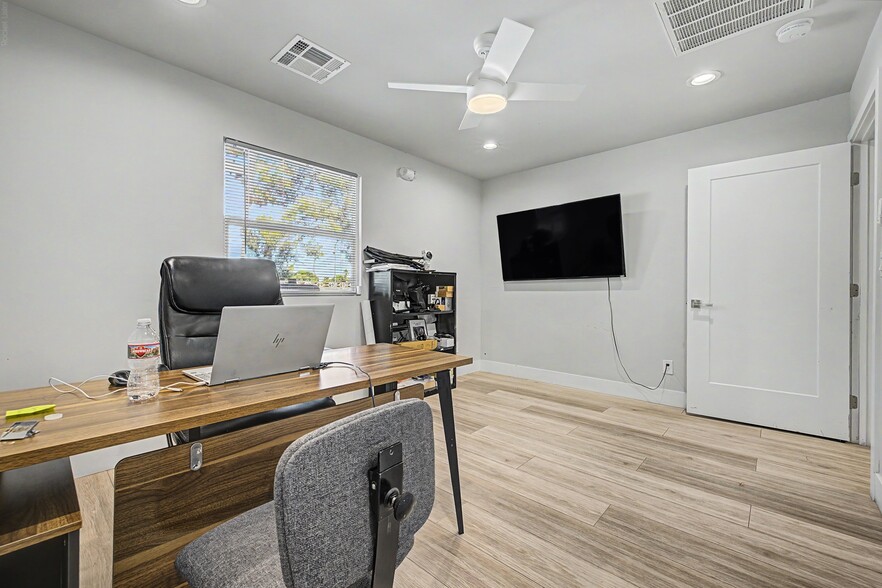 More Photos Of 6470 W Desert Inn Rd, Las Vegas Medical For Sale
