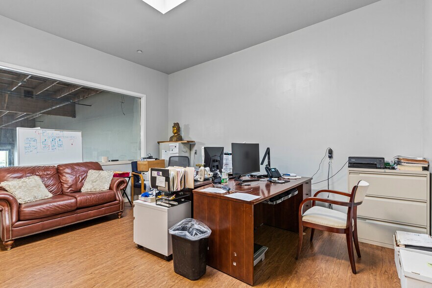 More Photos Of 253 E Harris Ave, South San Francisco Warehouse For Sale