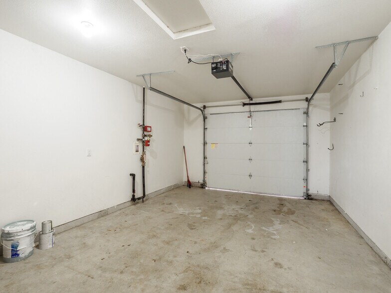 More Photos Of 402 E Washington St, Carlton Multifamily For Sale