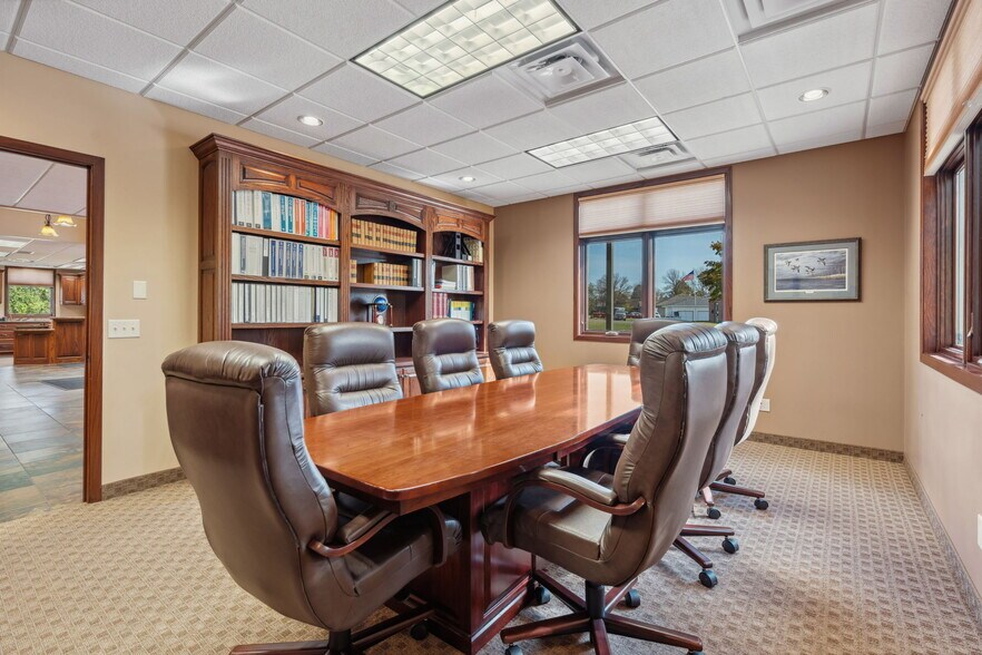 More Photos Of 225 Cedardale Dr SE, Owatonna Office For Sale
