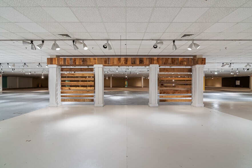 More Photos Of 205 Model Farm Rd, High Point Warehouse For Lease