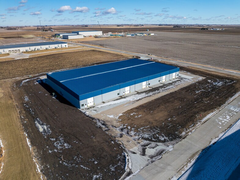 More Photos Of 1811 Rich Olive St, Story City Warehouse For Lease
