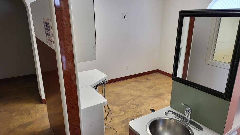 More Photos Of 1825 E Flamingo Rd, Las Vegas Office For Sale