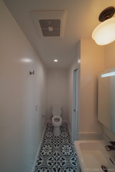 More Photos Of 435 Vernon St, Oakland Specialty For Sale