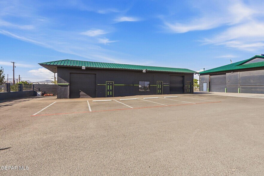 More Photos Of , Sunland Park Flex For Sale