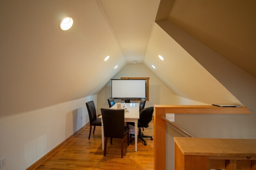 More Photos Of 120 N Line St, Moscow Office For Sale