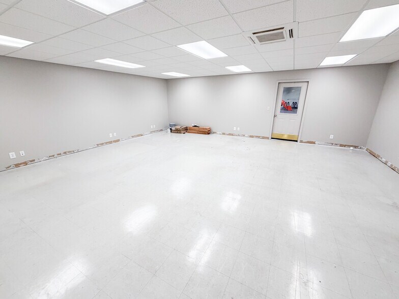 More Photos Of 1011 Cedar Lake Rd SE, Decatur Warehouse For Lease