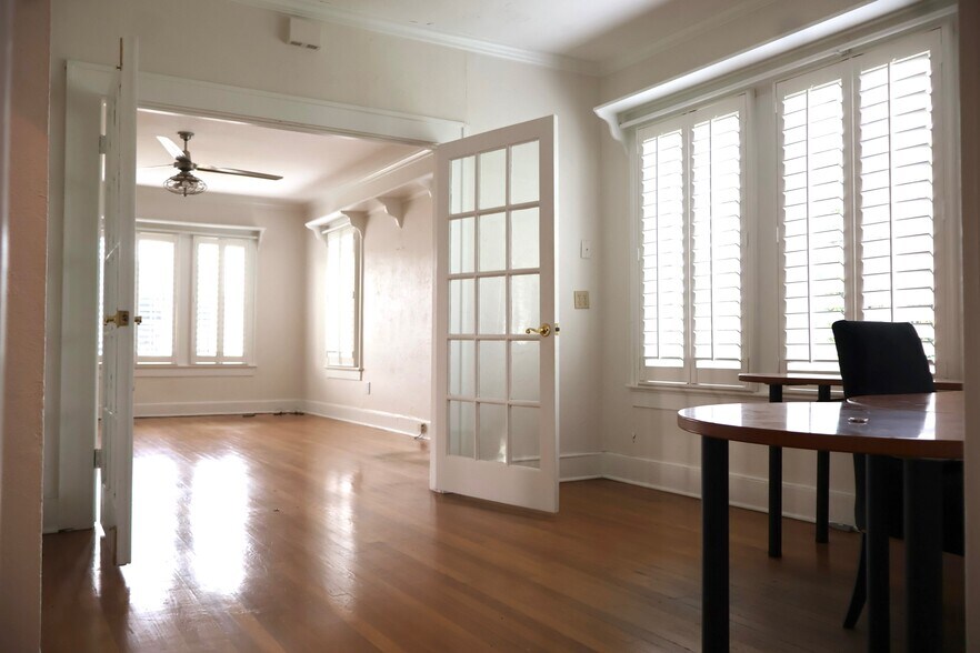 More Photos Of 1205 Main St, Garland Office For Lease