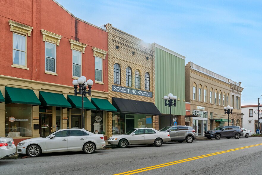 More Photos Of 110 E Main St, Union Storefront Retail Office For Lease