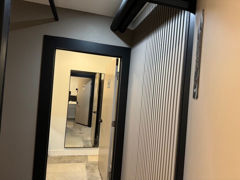 More Photos Of 4125 Market St, Ventura Light Manufacturing For Sale