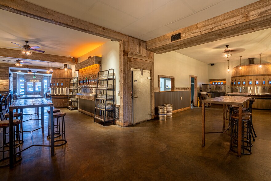 More Photos Of 213-215 N Coast Hwy 101, Oceanside Storefront Retail Office For Sale