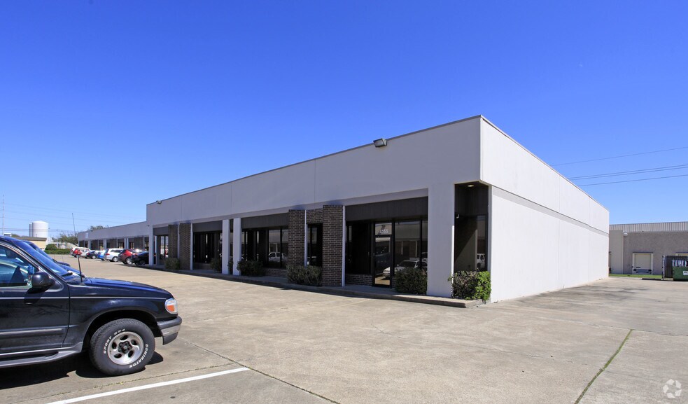 More Photos Of 4133-4185 Bluebonnet Dr, Stafford Flex For Lease
