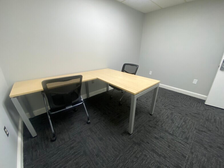 More Photos Of 136 Carbonton Rd, Sanford Office For Lease