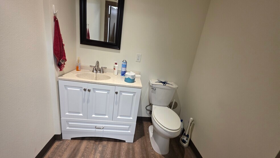 More Photos Of 8211 E County Road 62, Midland Warehouse For Sale