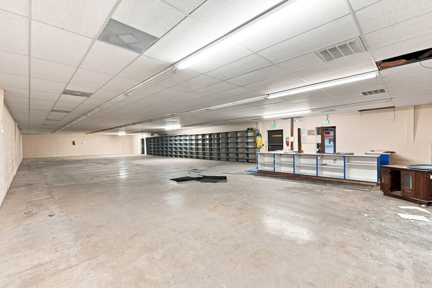 More Photos Of 524 Tuxedo Ave, Muscle Shoals Flex For Lease