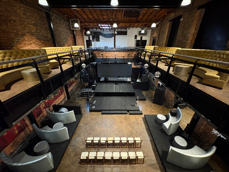 More Photos Of 316-318 Guilford Ave, Baltimore Bar For Sale
