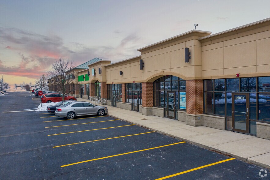 More Photos Of 19800-19866 S Harlem Ave, Frankfort General Retail For Lease