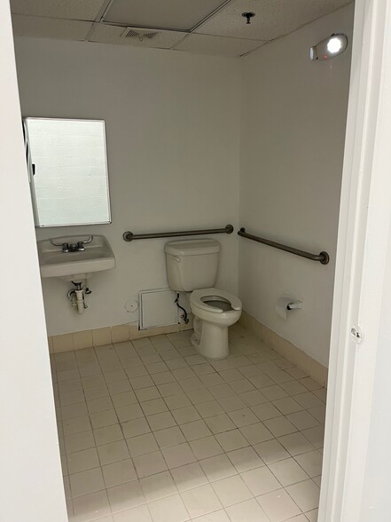 More Photos Of 11965 SW 142nd Ter, Miami Light Distribution For Sale