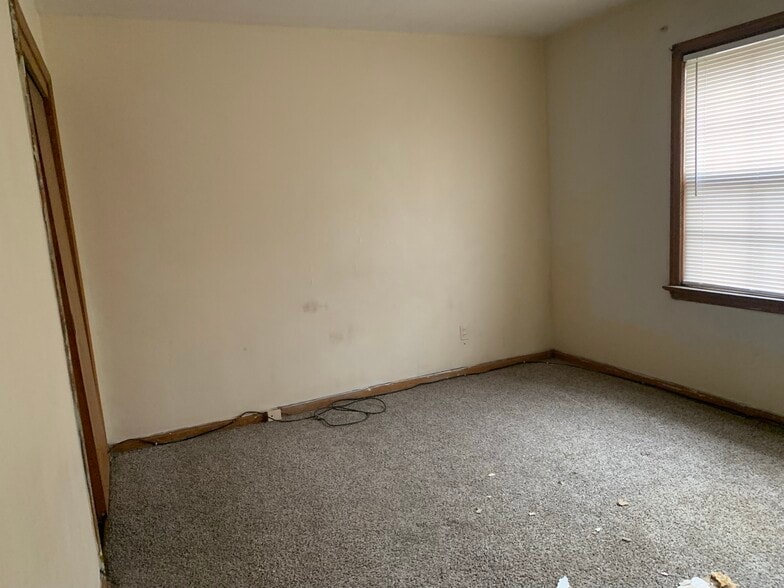 More Photos Of 2521 Noble Rd, Cleveland Heights Apartments For Sale