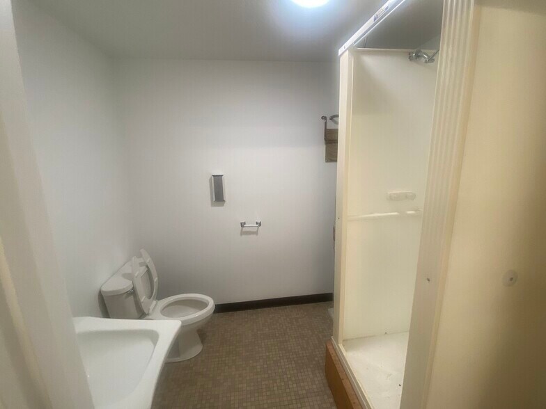 More Photos Of 31 Old Nashua Rd, Amherst Office For Lease