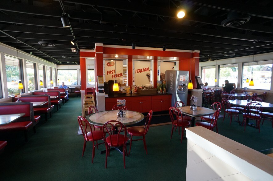 More Photos Of 5705 S Cedar St, Lansing Fast Food For Sale