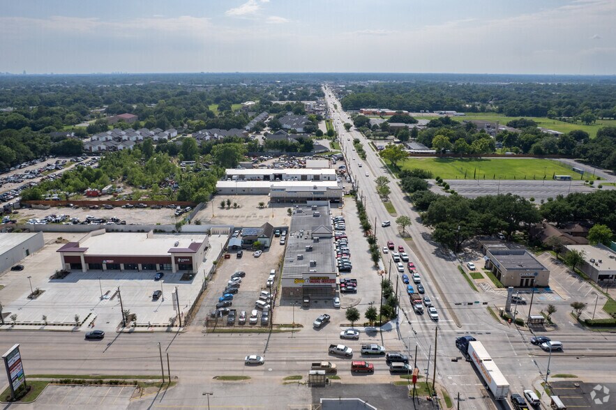 More Photos Of 920 E Little York Rd, Houston Storefront For Sale