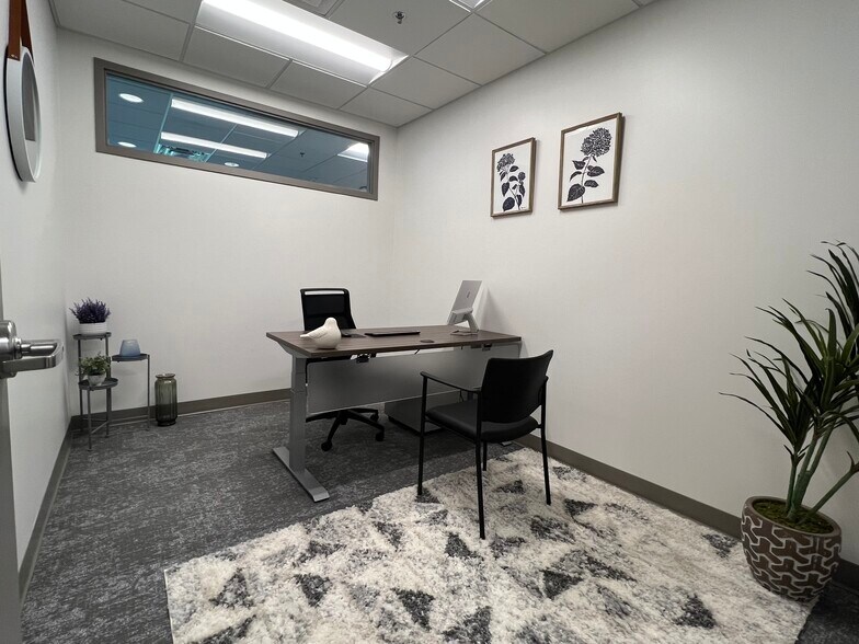 More Photos Of 214 Overlook Cir, Brentwood Office For Sale