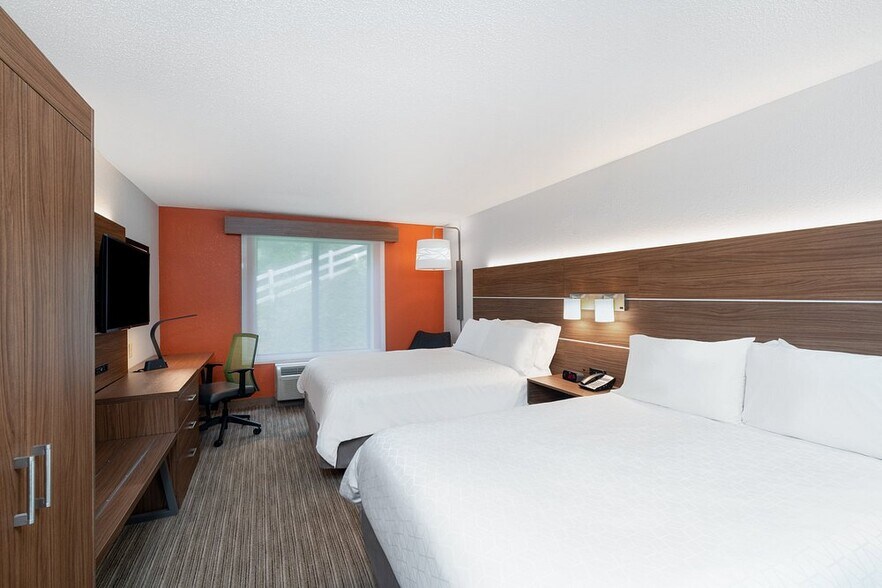 More Photos Of 310 Orchard Hill Dr, Tell City Hotel For Sale