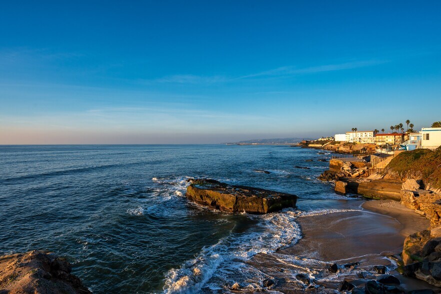 More Photos Of 4741 Point Loma Ave, San Diego Storefront Retail Residential For Sale