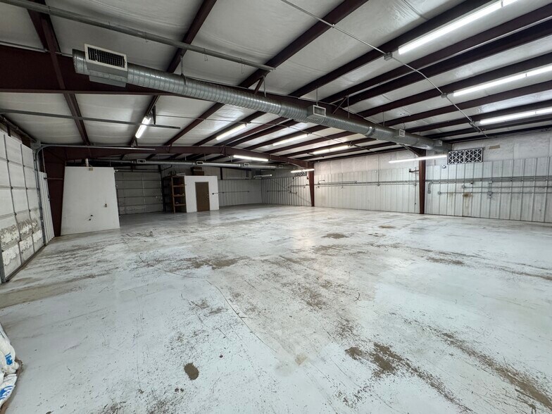 More Photos Of 102 S 111th Ave, Tulsa Warehouse For Sale