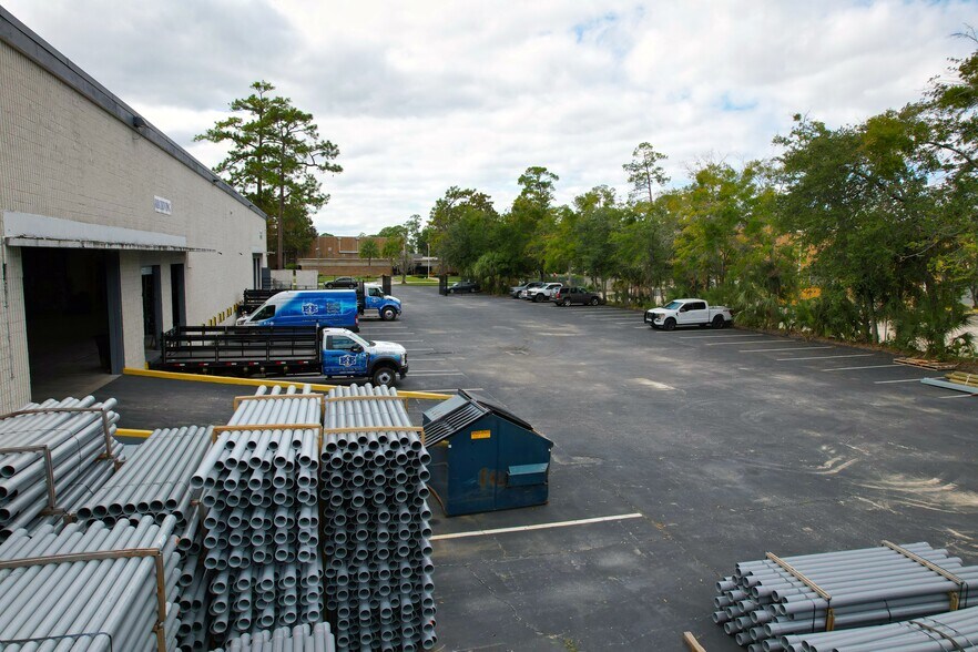 More Photos Of 8051 Bayberry Rd, Jacksonville Warehouse For Sale
