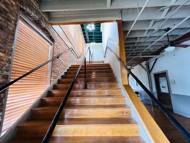 More Photos Of 315 W Solomon St, Griffin Office For Sale